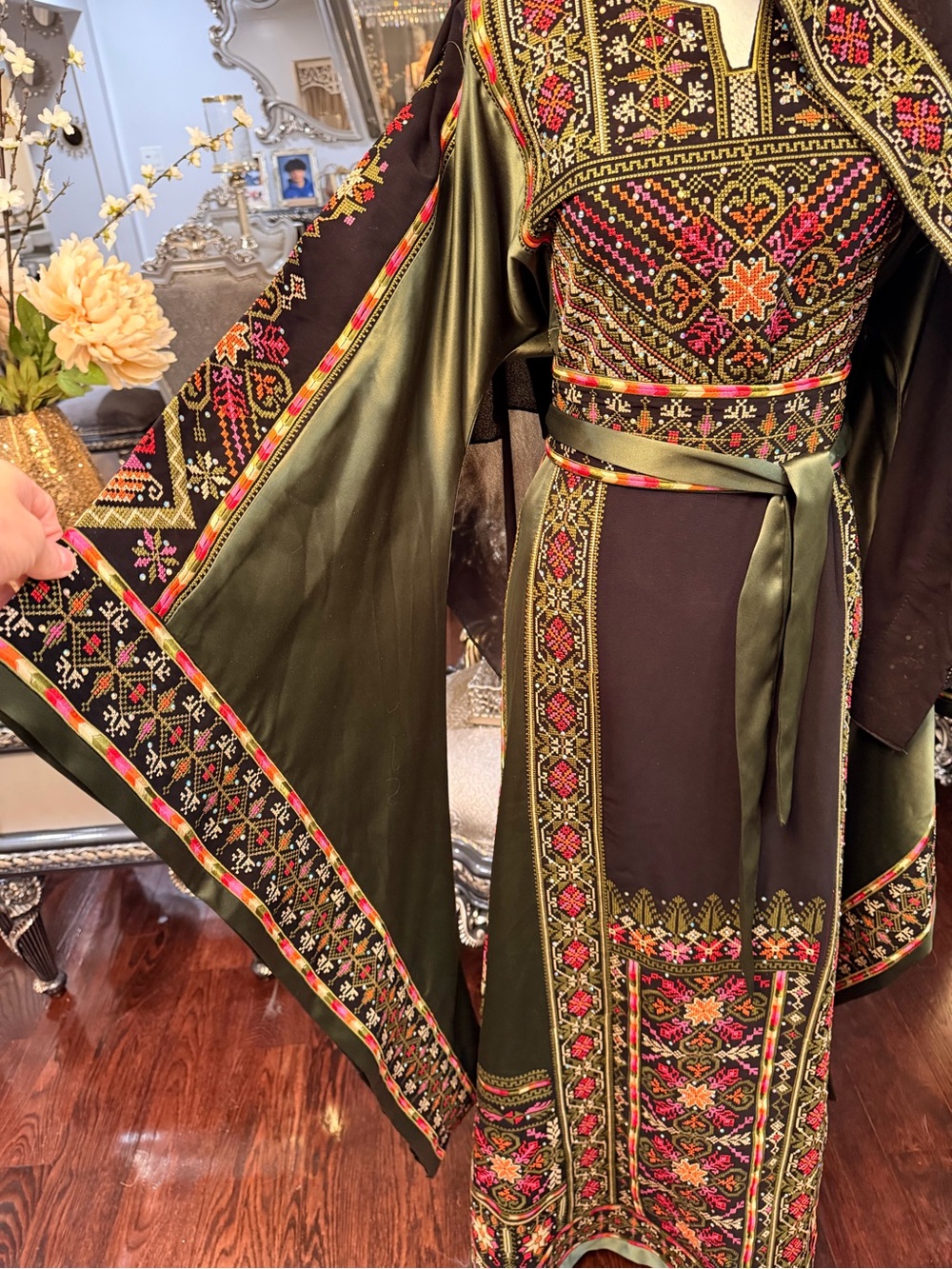 Palestinian thobes olive green and black